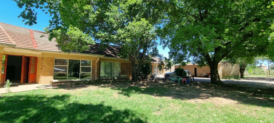 5 Bedroom Property for Sale in Roodewal Free State